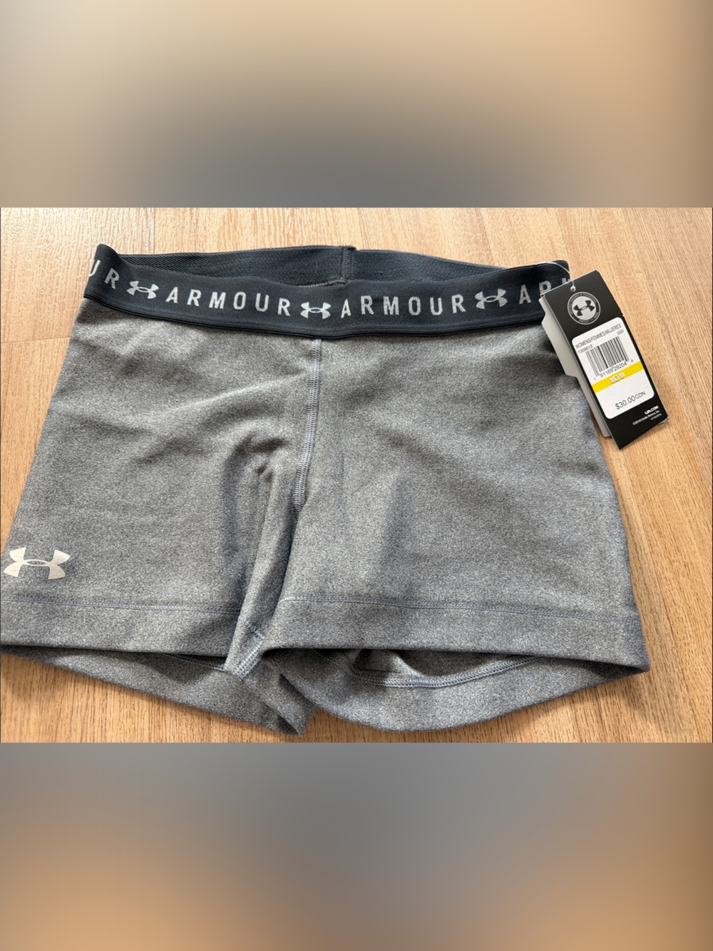 NWT Under Armour womens’s Gray Performance Compression Shorts size M